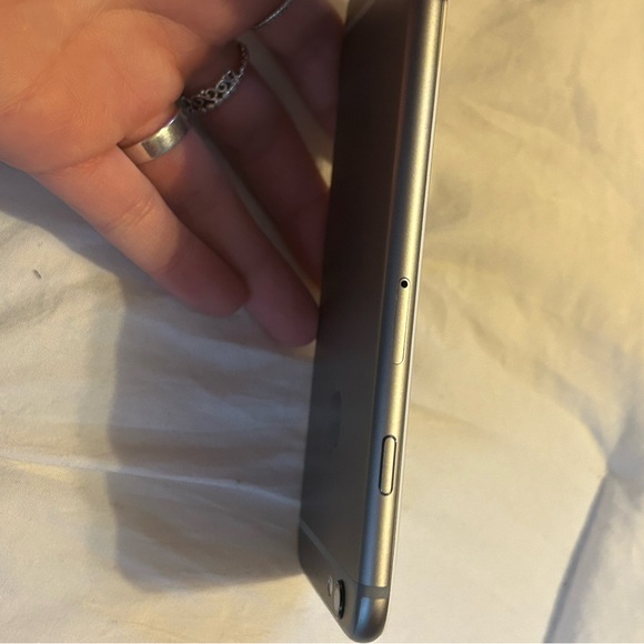 iPhone 6 - Picture 4 of 5